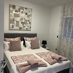 Apartment Leona Primosten