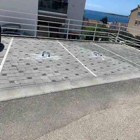 Leona * Primošten